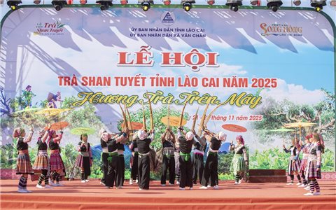 Công nghệ Drone “vẽ” hương trà trên đỉnh Suối Giàng