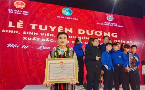 Những hành trình vươn lên từ bản làng, viết tiếp truyền thống hiếu học