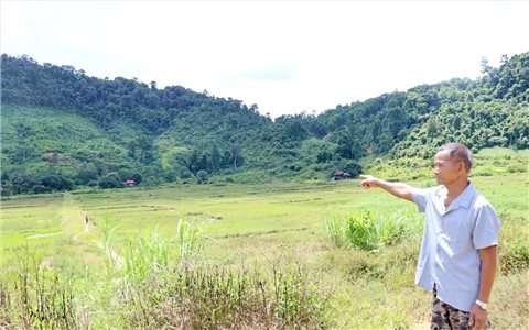 "Khát" thủy lợi đồng bào Bản Sắt đối mặt với cái đói trong mùa giáp hạt