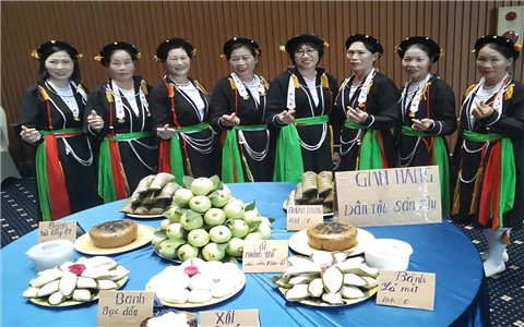 Đưa "hồn núi" xuống phố biển