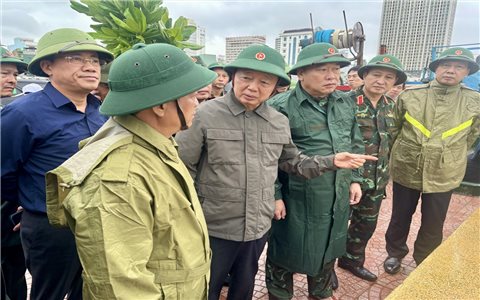 Phó Thủ tướng Trần Hồng Hà kiểm tra, chỉ đạo công tác phòng, chống bão số 13