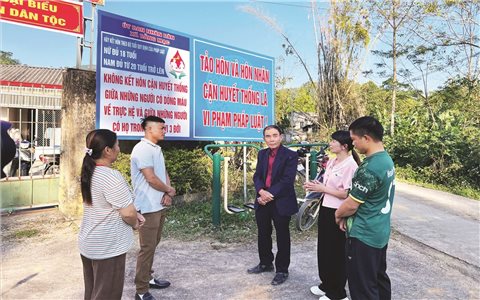 Người có uy tín mở lối phát triển ở Cao Minh