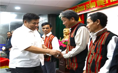 Thứ trưởng Y Thông gặp mặt đoàn đại biểu Người có uy tín trong đồng bào DTTS tỉnh Quảng Trị