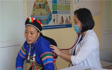 Lào Cai triển khai nhiều chính sách trong khám chữa bệnh đối với hộ nghèo, hộ DTTS