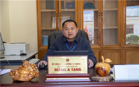 Đối thoại để Người có uy tín thực sự là "điểm tựa" của bản làng