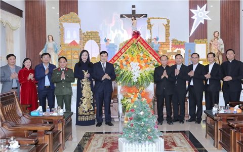 Thanh Hóa chúc mừng Giáng sinh, vun đắp khối đại đoàn kết toàn dân tộc