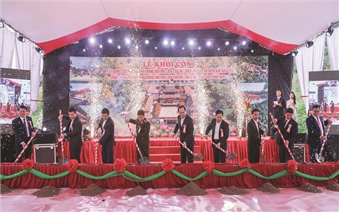 Ấm áp nghĩa tình ở vùng biên Lóng Sập