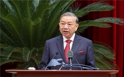 Bế mạc Hội nghị Trung ương 15