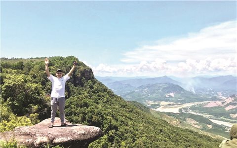 Vẻ đẹp hoang sơ dưới chân núi Am Thông