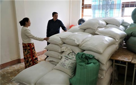 Quảng Ngãi: Vướng mắc từ phụ lục văn bản, trường không thể cấp gạo và tiền hỗ trợ cho 56 học sinh DTTS