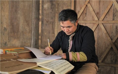 Vinh danh “Người truyền lửa” Tẩn Vần Siệu