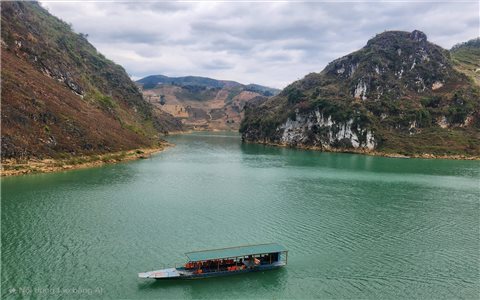 Sông Nho Quế, “viên ngọc bích” trên Cao nguyên đá