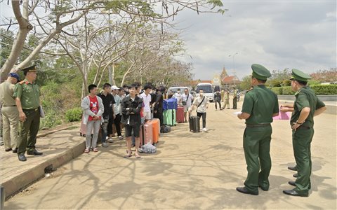 Tiếp nhận 40 công dân Việt Nam do phía Campuchia trao trả