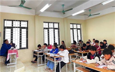 Học sinh vùng biên Thanh Hóa trở lại trường học sau Tết đông đủ