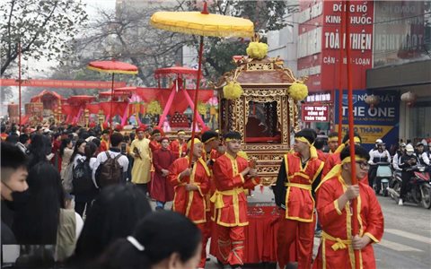 Hàng vạn du khách tham gia Lễ hội rước Mẫu tại Tuyên Quang