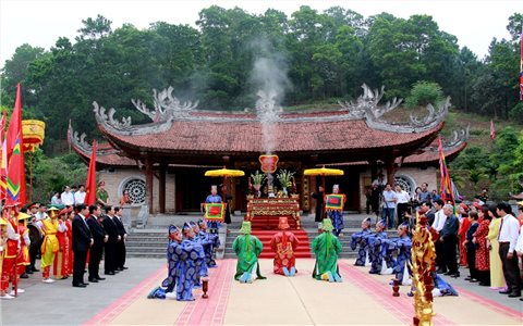 Nghi thức Phật giáo trong Lễ hội Đền Hùng - Sự hòa quyện giữa tâm linh và truyền thống