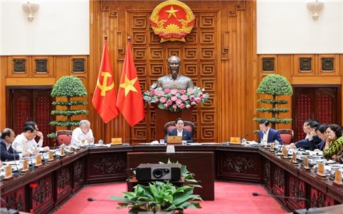 Thủ tướng: Ứng phó chủ động, kịp thời, linh hoạt trong mọi tình huống, khẩn trương hỗ trợ doanh nghiệp, người dân