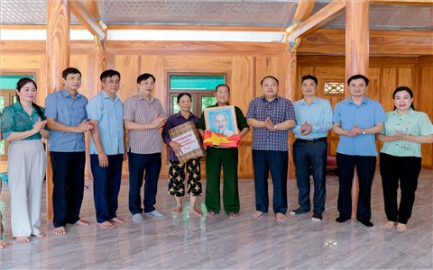 Bắc Quang (Hà Giang): Khánh thành và bàn giao nhà ở cho người có công