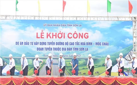Khởi công tuyến đường bộ cao tốc Hòa Bình - Mộc Châu