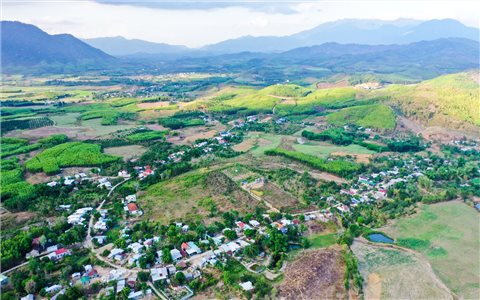 Cuộc sống mới ở thôn Bác Hồ