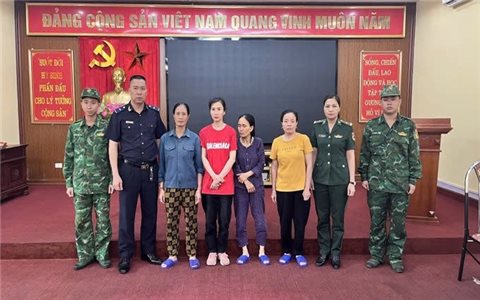 Lào Cai: Bắt giữ vụ vận chuyển số lượng lớn ngoại tệ qua biên giới