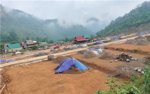 Lập bản trên vùng đất mới