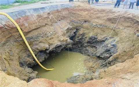Cảnh báo nguy hiểm sau loạt hố tử thần ở Bắc Kạn