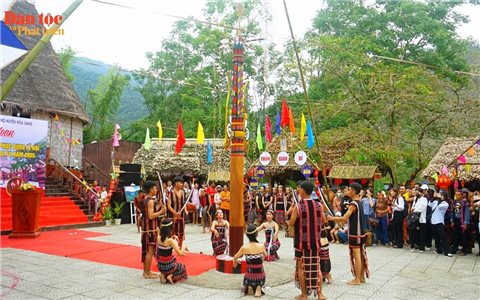 “Vũ điệu dâng trời” giữa bản làng Cơ Tu