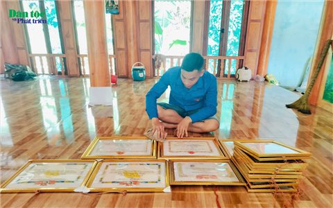 Bàn Văn Tình - Giữ lửa di sản dân tộc trong thời đại số (Bài 2)