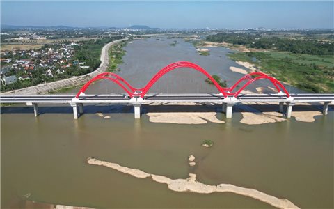 Cận cảnh cầu vòm thép đầu tiên tại Quảng Ngãi: Kết nối giao thông, mở rộng không gian phát triển đô thị
