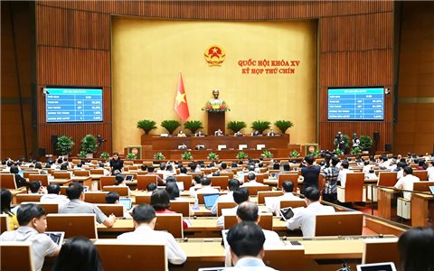 Luật Nhà giáo quy định nhà giáo công tác ở vùng DTTS và miền núi được hưởng lương, trợ cấp cao hơn