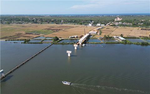 Quảng Nam: Cận cảnh 2 cầu trăm tỷ “treo” dai dẳng, người dân mòn mỏi chờ đợi