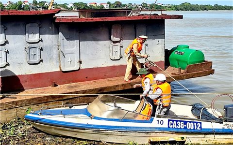 Thanh Hóa tổng kiểm soát phương tiện bơm, hút và vận chuyển cát sỏi trên sông