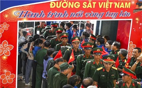 Hà Nội đón đoàn chiến sĩ miền Nam tham gia diễu binh, diễu hành kỷ niệm 80 năm Quốc khánh