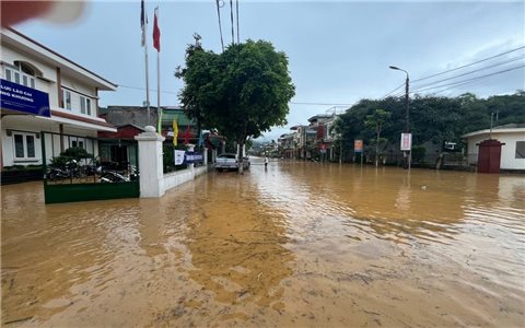 Điện lực Mường Khương ứng phó mưa lũ, bảo đảm an toàn lưới điện