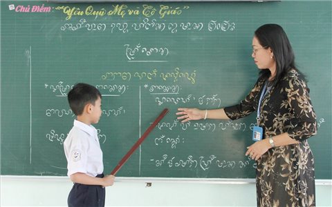 Cần sớm gỡ khó cho công tác dạy tiếng Chăm