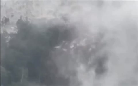 Xã biên giới xứ Thanh hàng ngàn m3 đá rơi từ trên núi xuống