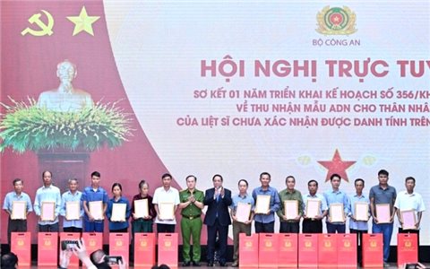 Thủ tướng Phạm Minh Chính dự Hội nghị trực tuyến sơ kết 1 năm triển khai kế hoạch thu nhận mẫu ADN cho thân nhân liệt sĩ