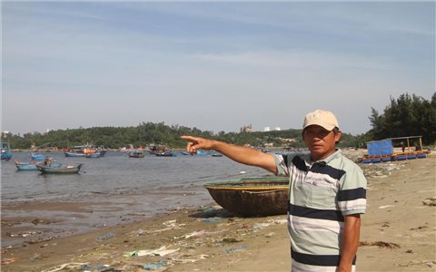 Cửa biển bị bồi lấp, ngư dân gặp khó