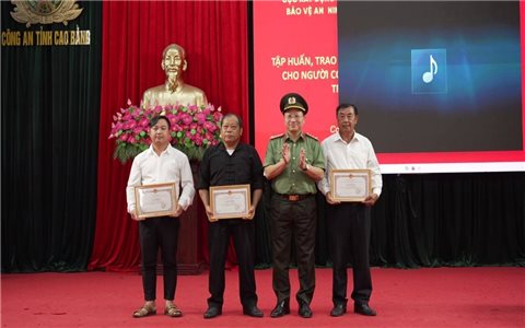 Quan tâm bồi dưỡng và chăm lo cho lực lượng "đặc biệt" trong vùng đồng bào DTTS