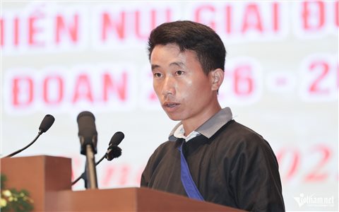 Về Thủ đô dự Hội nghị, vị Trưởng bản cứu gần trăm người thoát lũ muốn "nói hết nỗi lòng bà con"