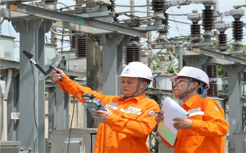 EVNNPC lập kỷ lục công suất, đảm bảo cấp điện an toàn giữa nắng nóng và mưa lũ