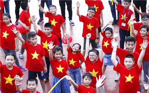 Tổ chức hát Quốc ca trong Lễ Thượng cờ tại Quảng trường Ba Đình sáng 16/8