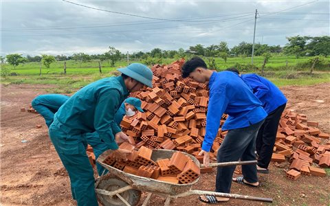 Dấu ấn thanh niên trên công trình xóa nhà tạm, nhà dột nát ở Đắk Lắk