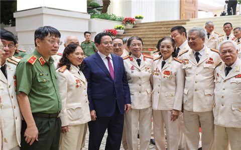 Thủ tướng gặp mặt, tri ân lực lượng Công an chi viện chiến trường miền Nam