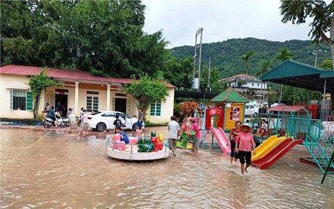 Vất vả trước năm học mới của thầy cô Trường mầm non Thiết Ống