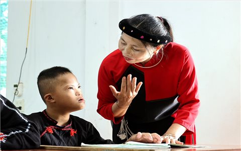 Lào Cai: Mẹ hiền của trẻ khuyết tật nơi non cao Bảo Ái