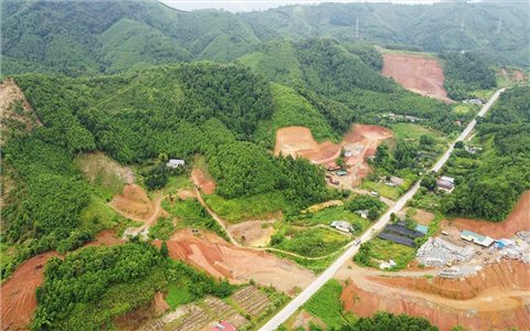 Đẩy nhanh tiến độ các dự án tái định cư tuyến đường sắt Lào Cai - Hà Nội - Hải Phòng