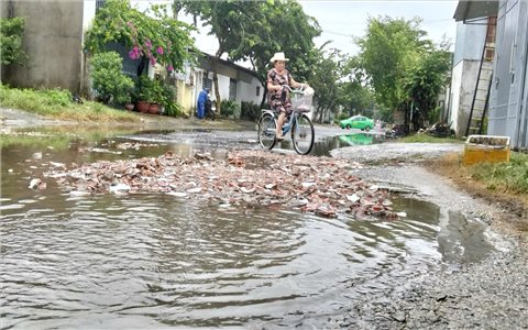 Quảng Ngãi: Nhiều tuyến đường phường Kon Tum xuống cấp nghiêm trọng