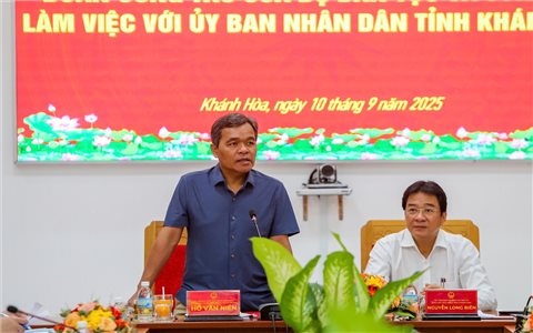 Thứ trưởng Thường trực Bộ Dân tộc và Tôn giáo Hồ Văn Niên làm việc với UBND tỉnh Khánh Hòa về công tác dân tộc và tôn giáo